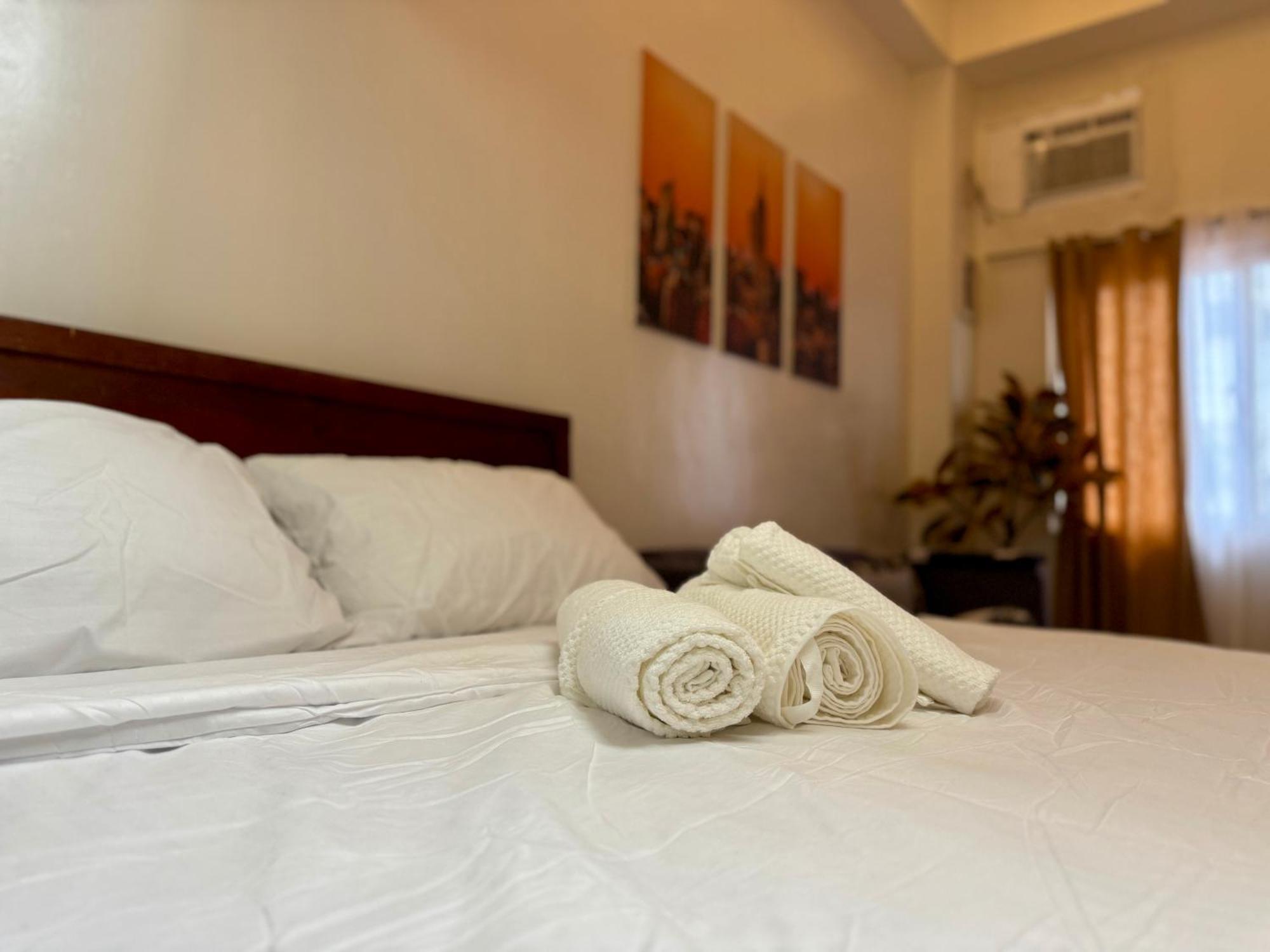 Cozy Pod Aparthotel Olongapo Exterior photo